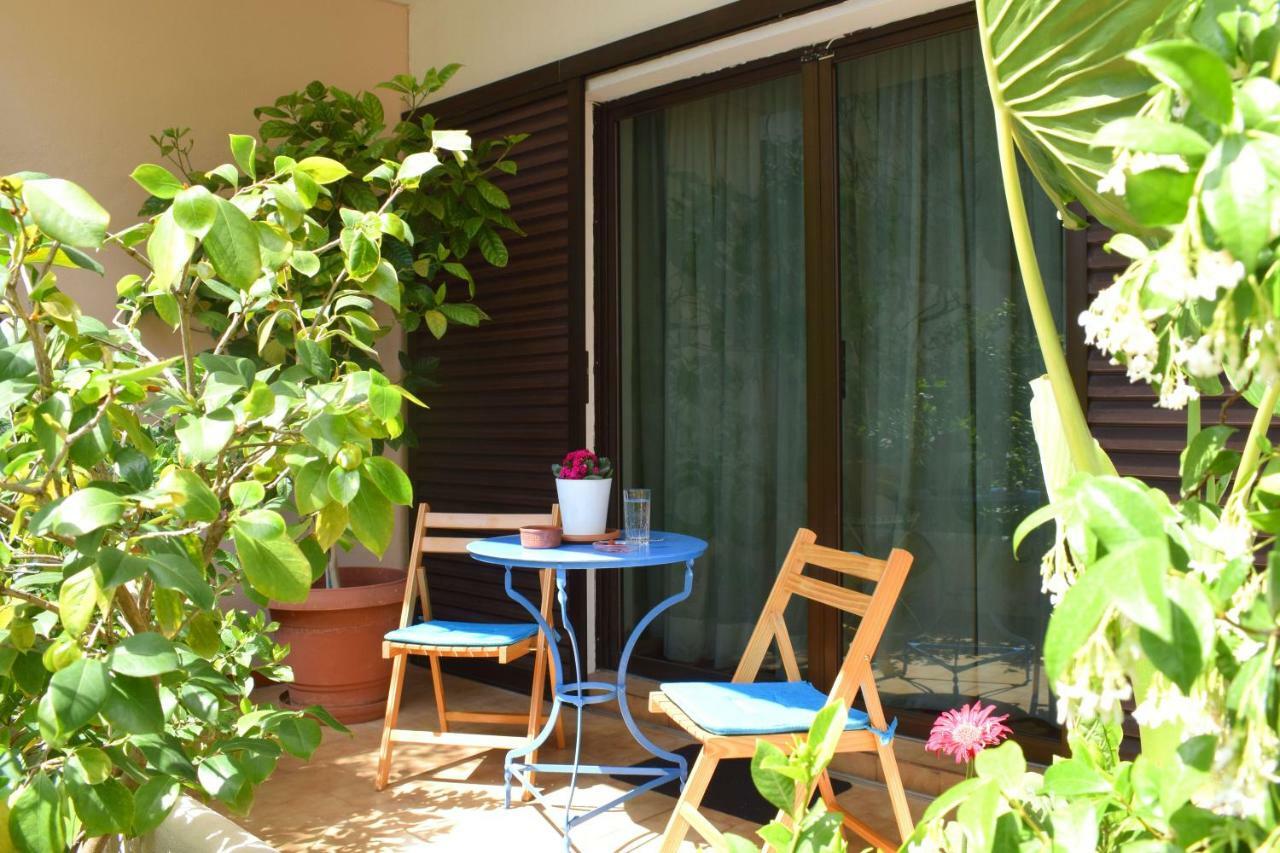 Violet Bedroom And Apartment Spata  Exterior photo